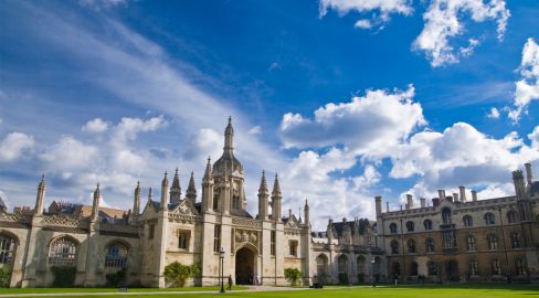How to Choose the Right University and Course for a Successful Career